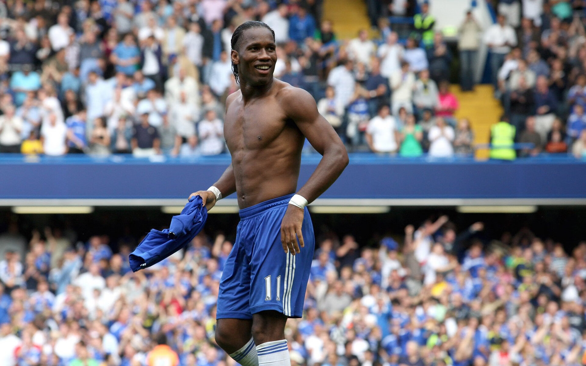 当圣西罗的呐喊点燃F1赛道,戈麦斯如何用足球法则接管年度争冠